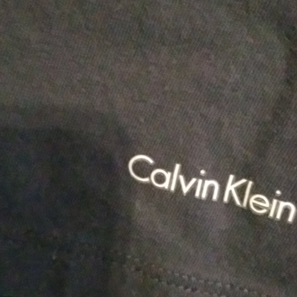 Calvin Klein - Picture 2 of 3